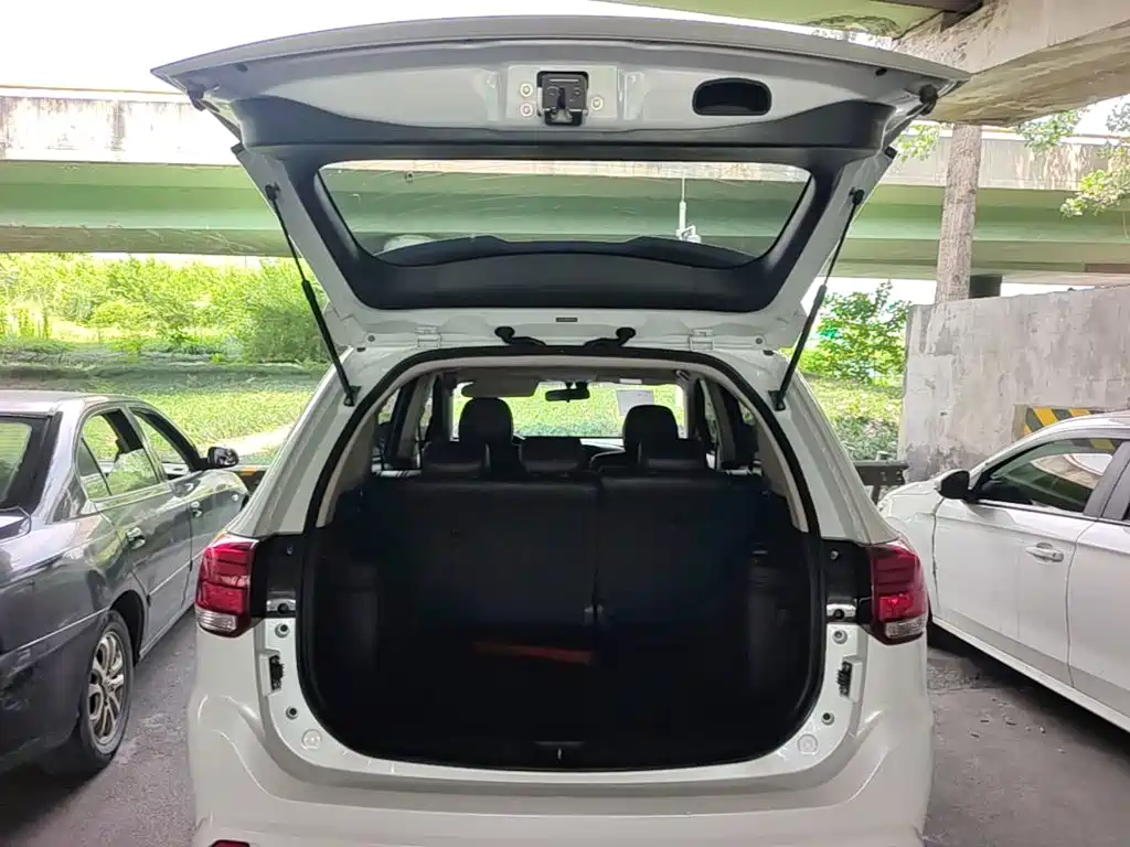 Mitsubishi Outlander 2024 — фото 19
