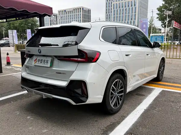 BMW iX1 2024
