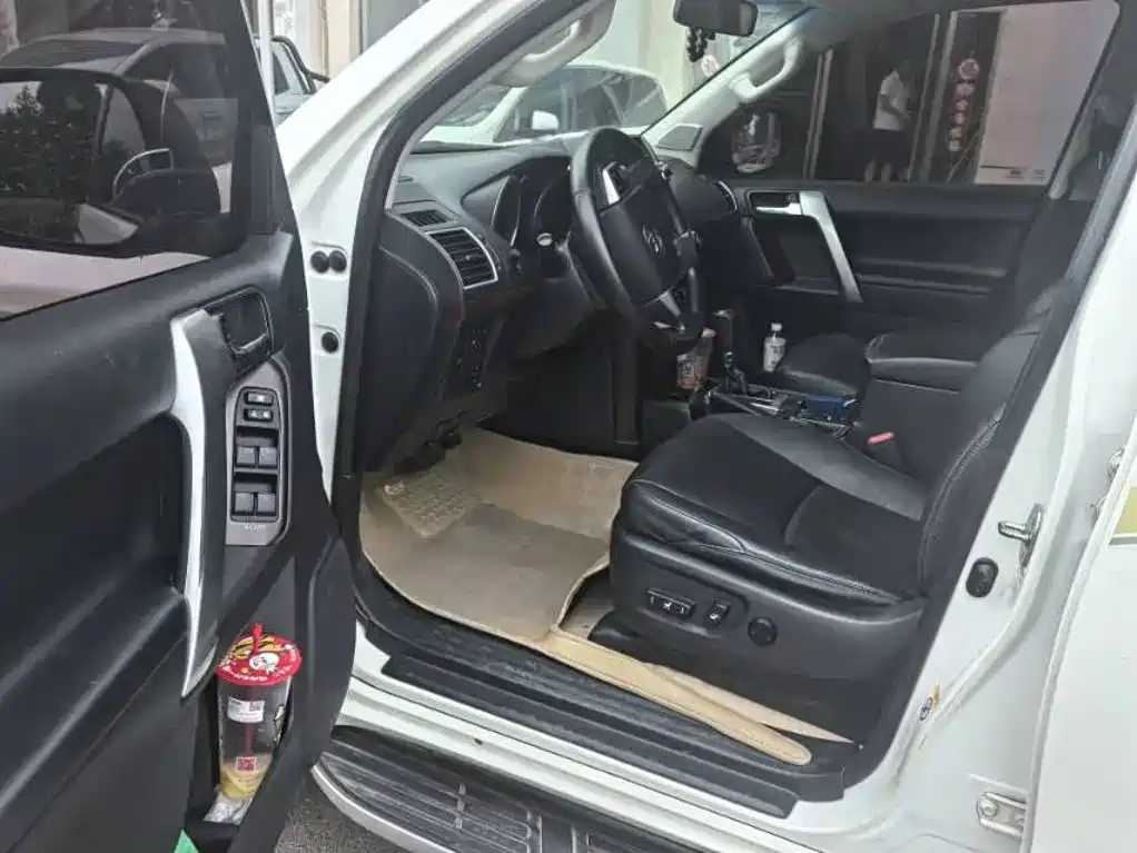 Toyota Prado 2017 — фото 2