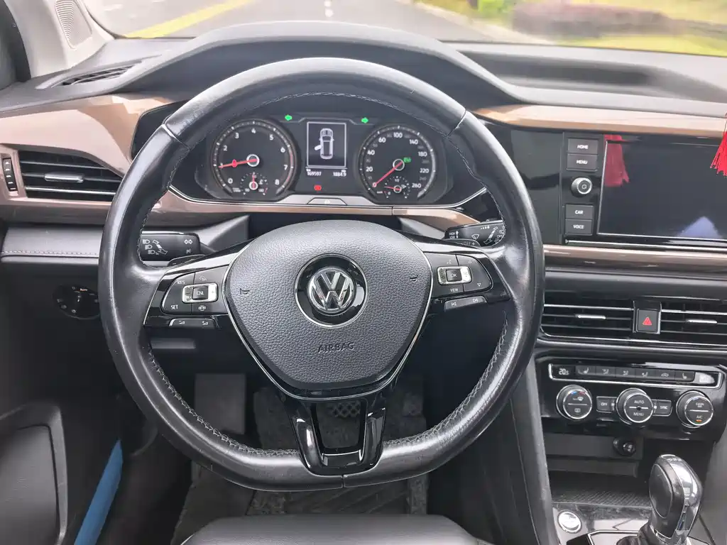 Volkswagen Tharu 2019