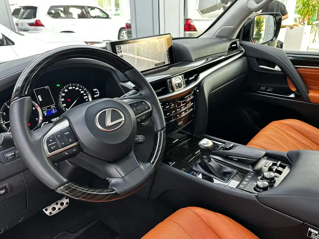 Lexus LX 2019 — фото 12