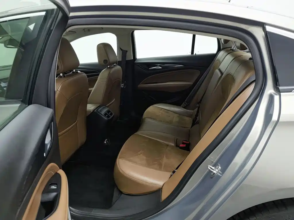 Buick Regal 2019 — фото 15