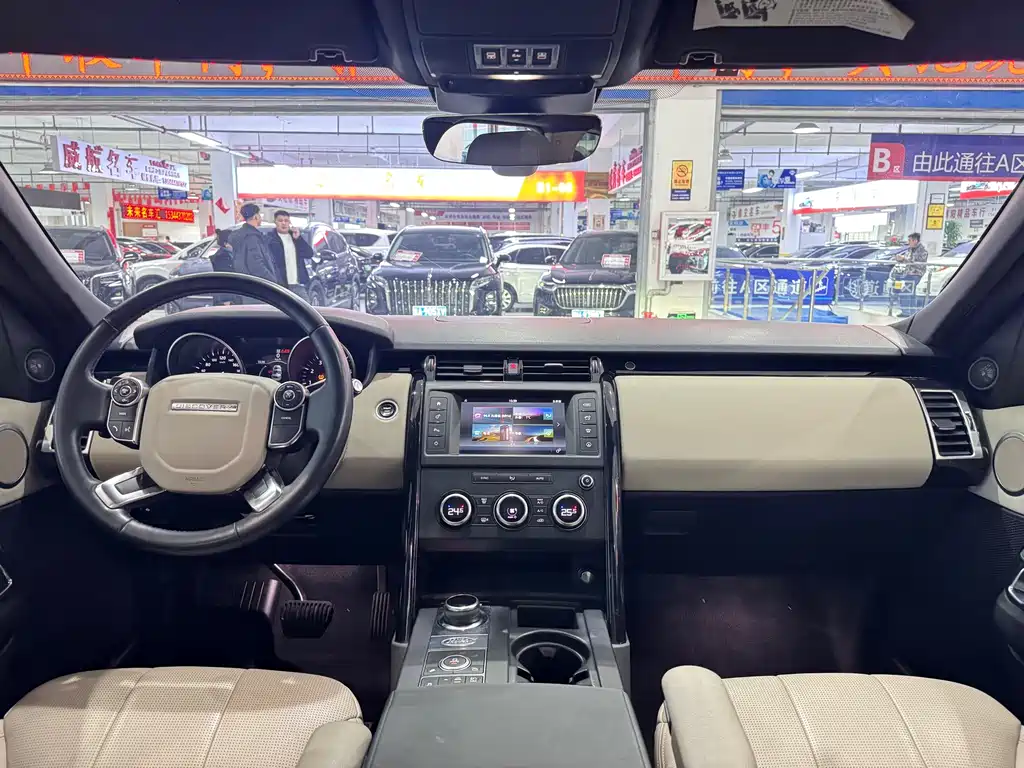 Land Rover Discovery 2018 — фото 12