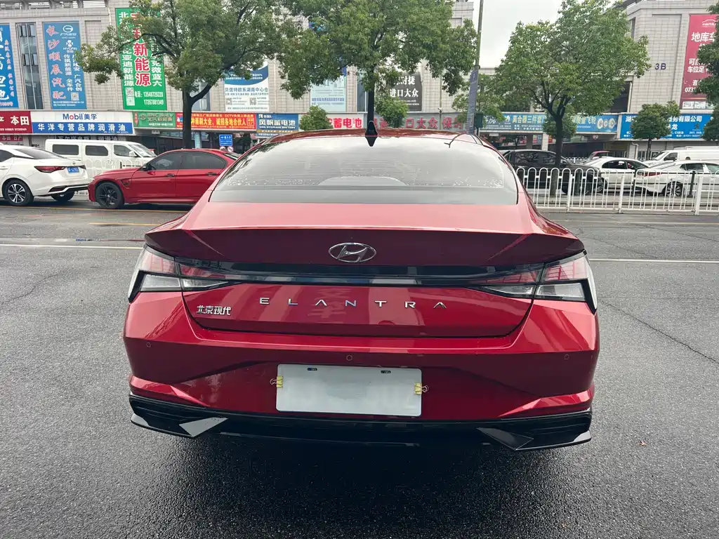 Hyundai Elantra 2023 — фото 13