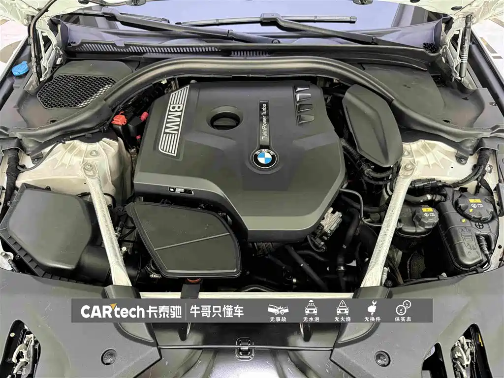 BMW 5 Series 2019 — фото 26