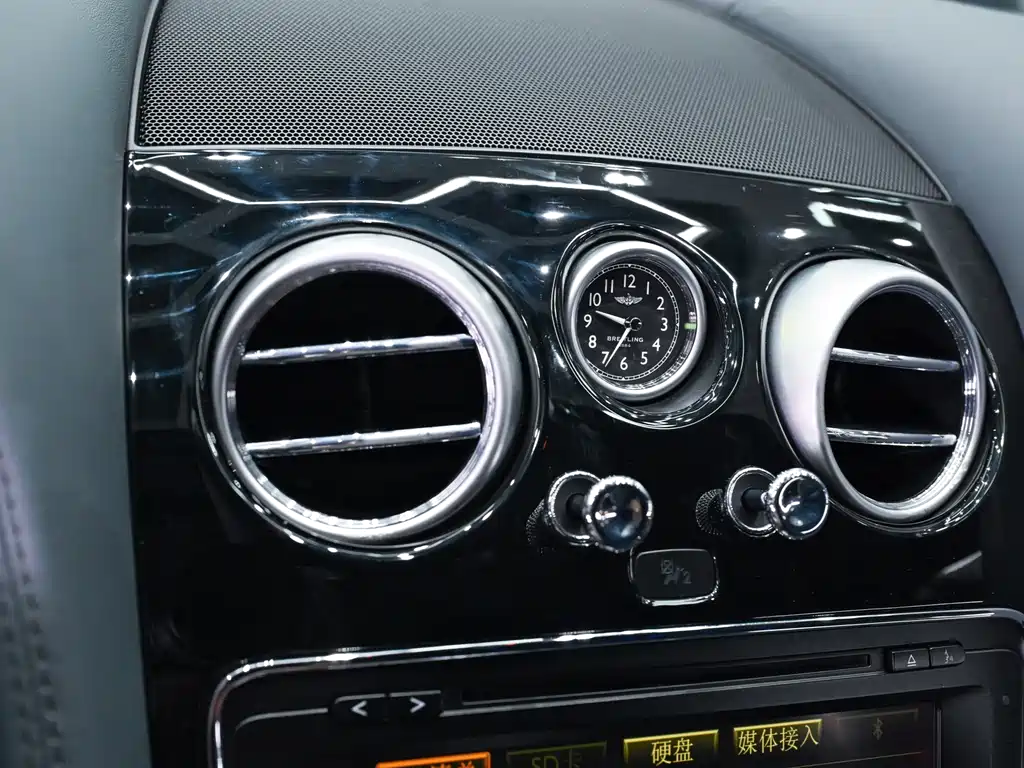 Bentley Continental 2015 — фото 16