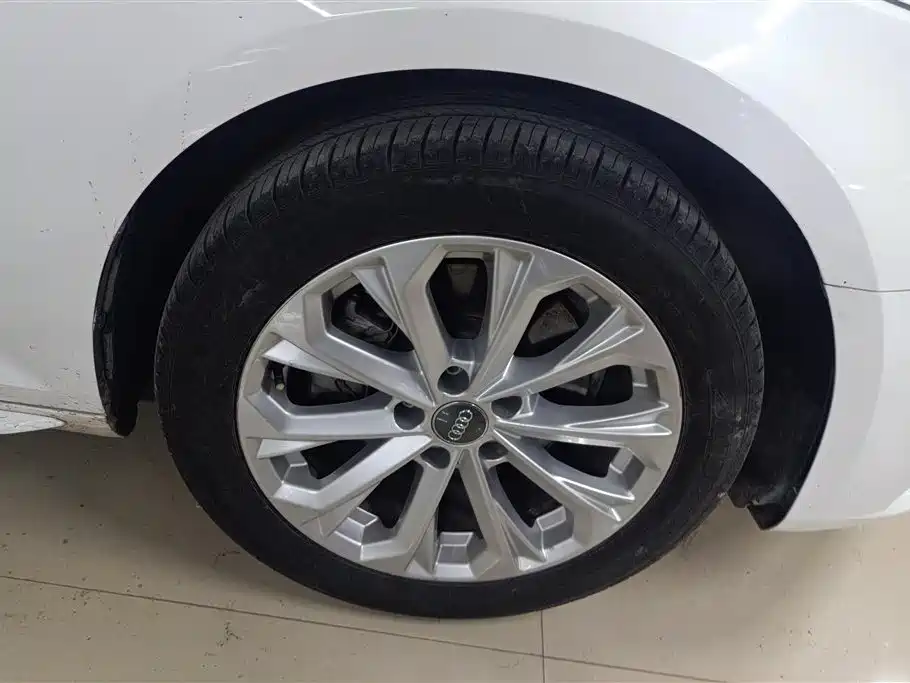 Audi A4L 2019