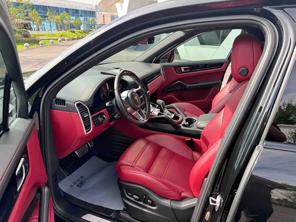 Porsche Cayenne 2023