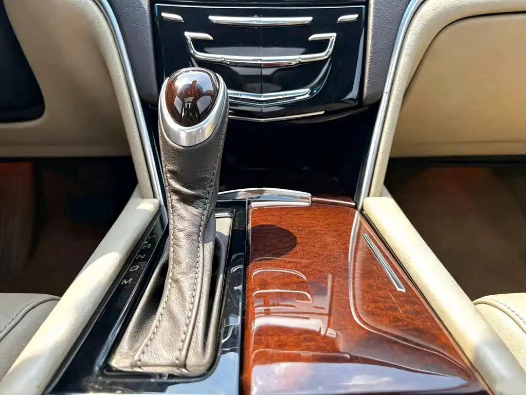 Cadillac XTS 2016 — фото 14
