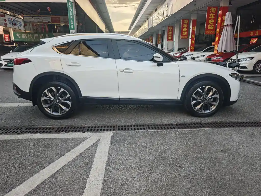 Mazda CX-4 2018 — фото 4