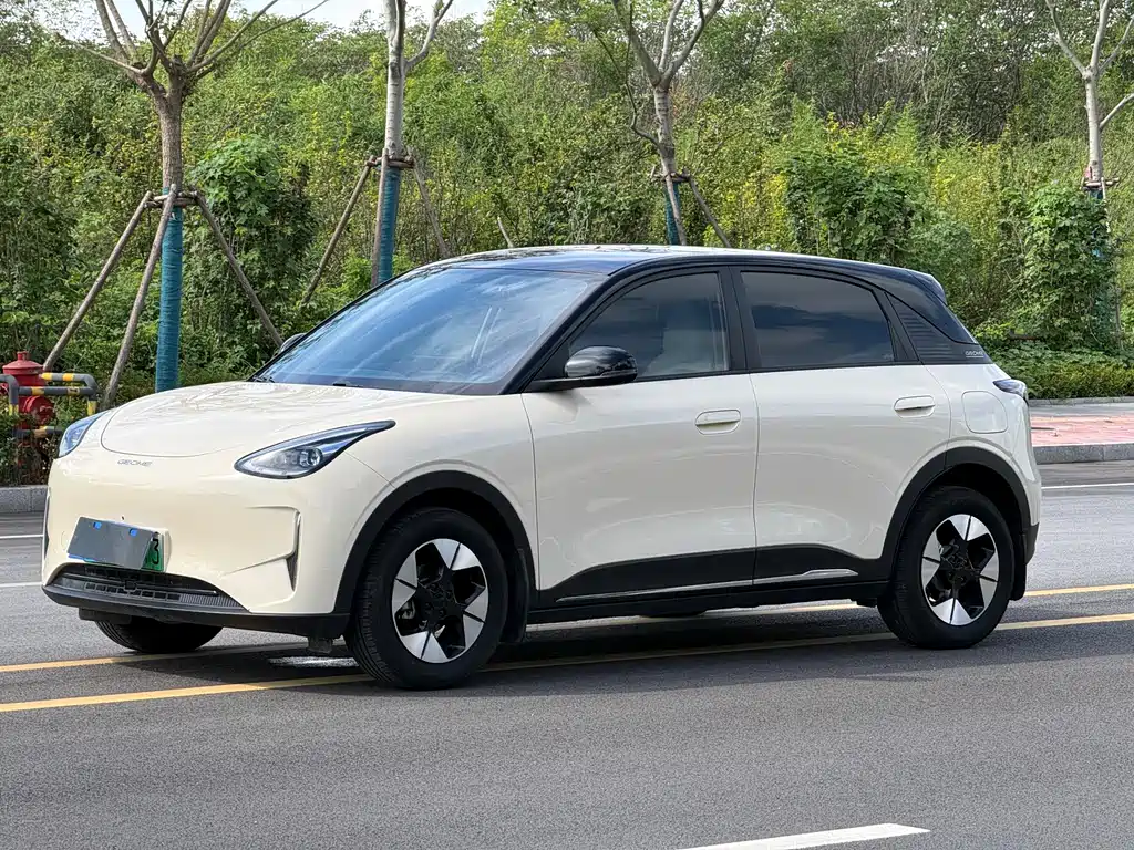 Geely Galaxy Starwish 2025 — фото 4
