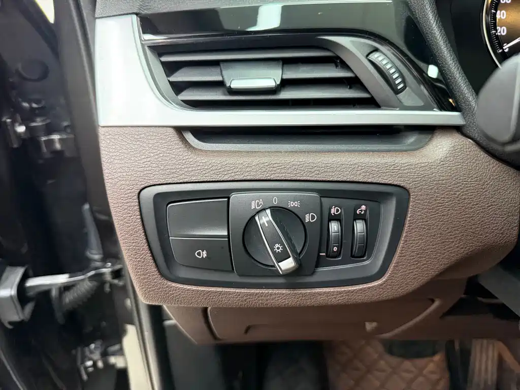 BMW X1 2022 — фото 12