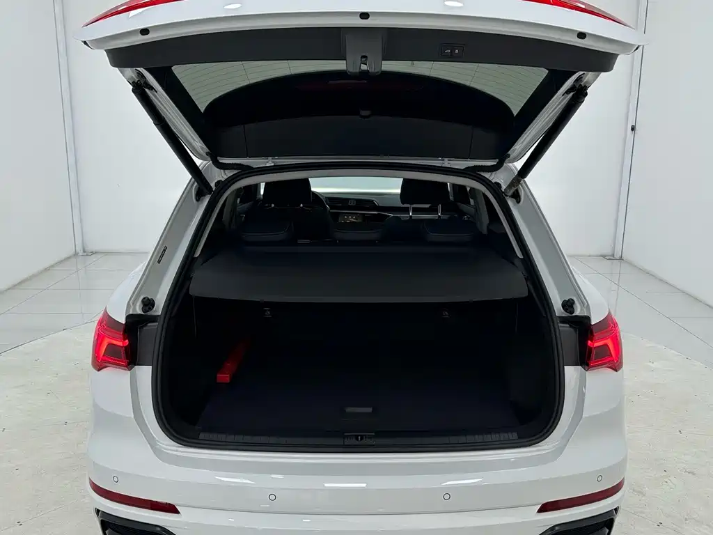 Audi Q3 2022 — фото 15