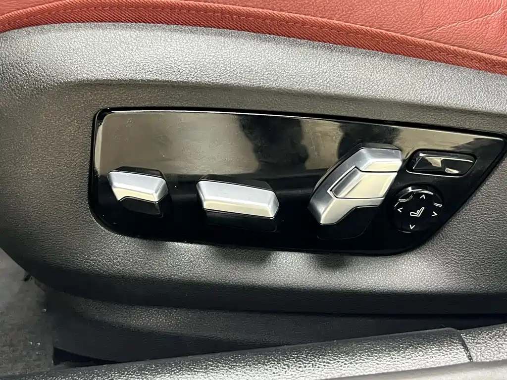 BMW 5 Series 2021 — фото 23