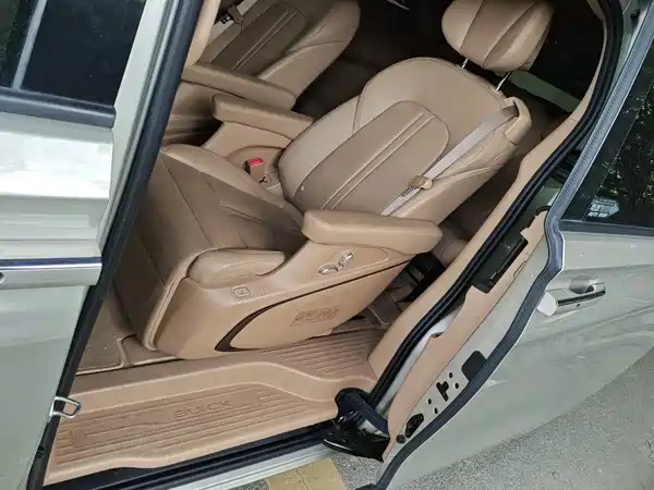 Buick GL8 2021
