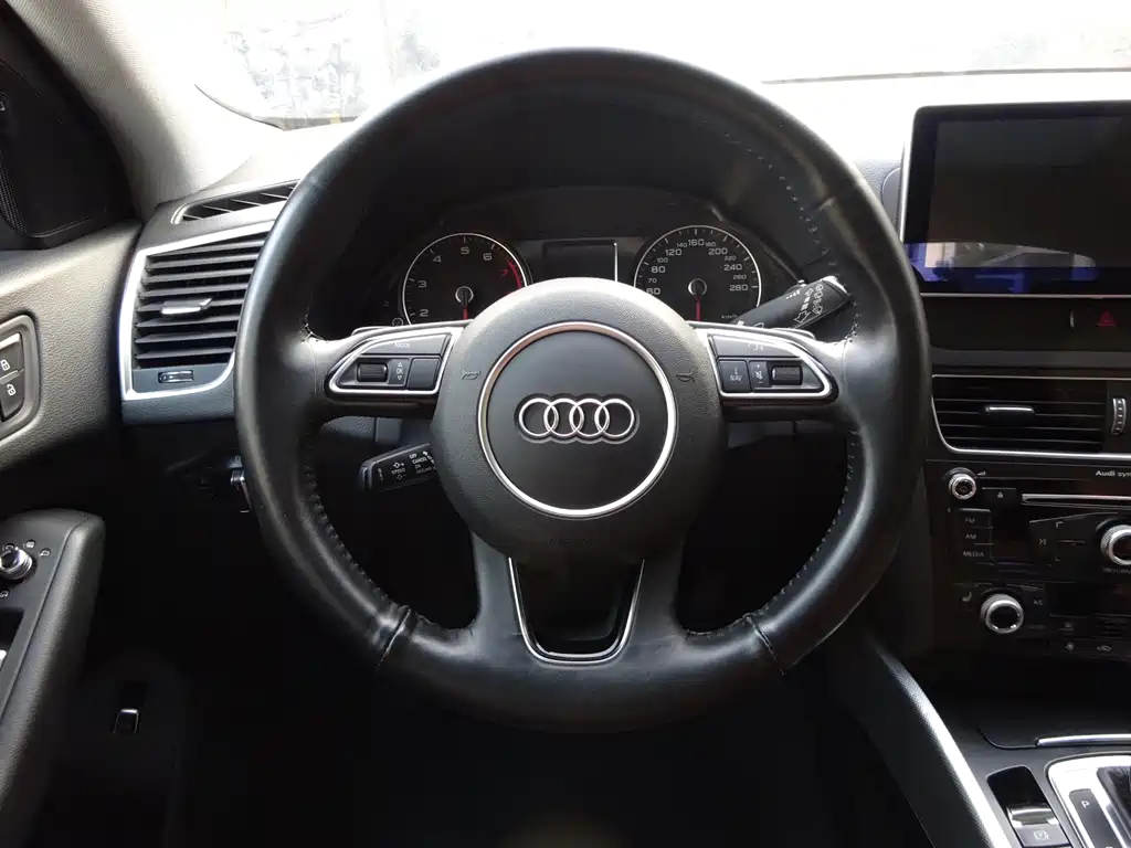Audi Q5 2017 — фото 15