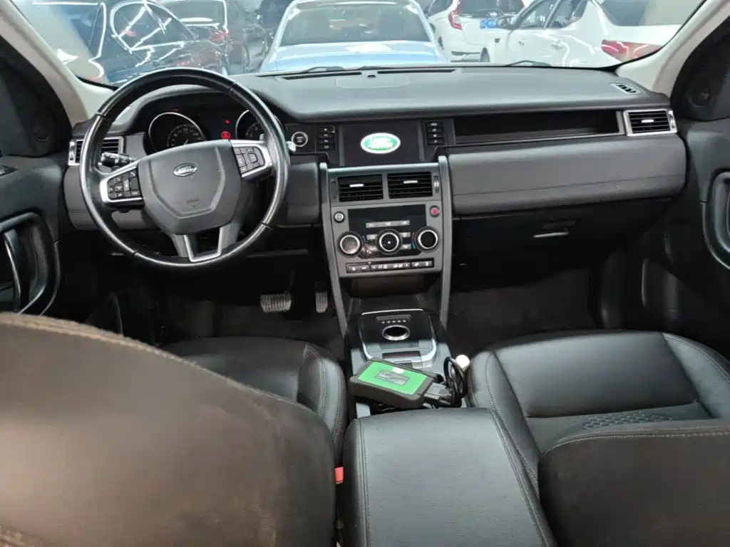 Land Rover Discovery Sport 2019 — фото 10