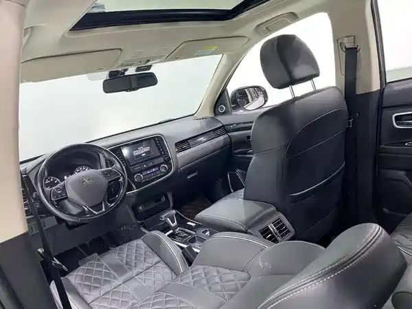 Mitsubishi Outlander 2022