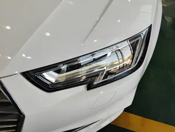 Audi A4L 2018