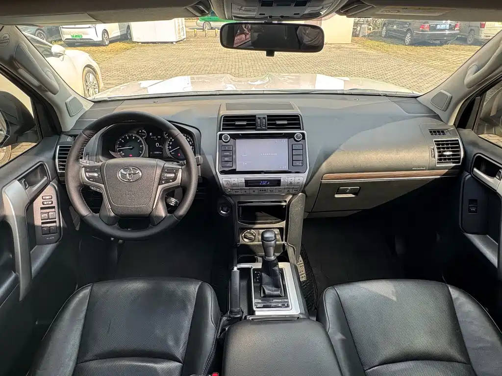 Toyota Prado 2019 — фото 16