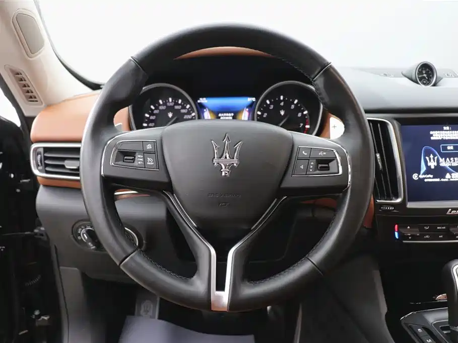 Maserati Levante 2018 — фото 15