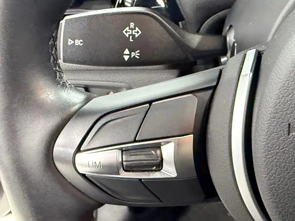 BMW 1 Series 2021 — фото 11