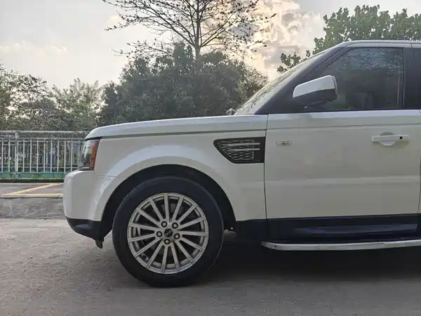 Land Rover Range Rover Sport 2011