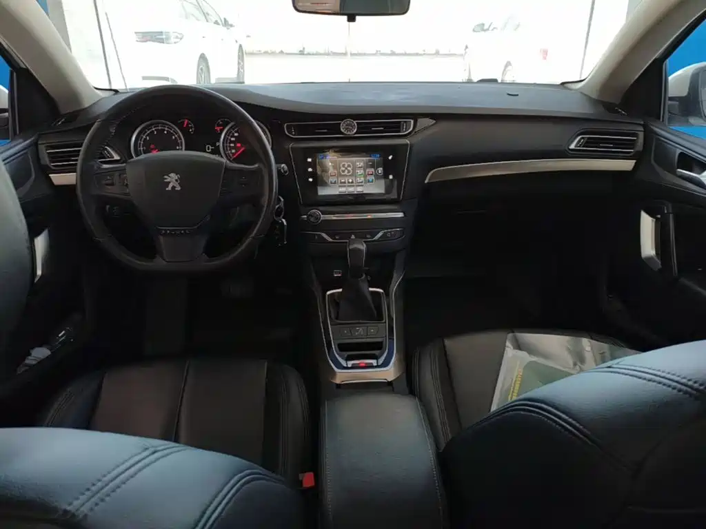 Peugeot 408 2016 — фото 14