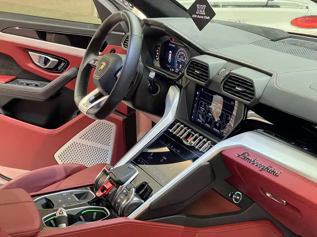 Lamborghini Urus 2019 — фото 13