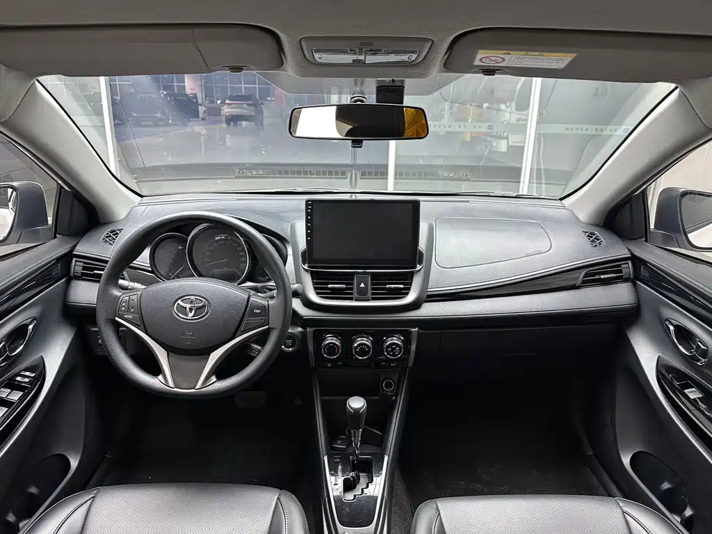 Toyota Yaris L 2021 — фото 11
