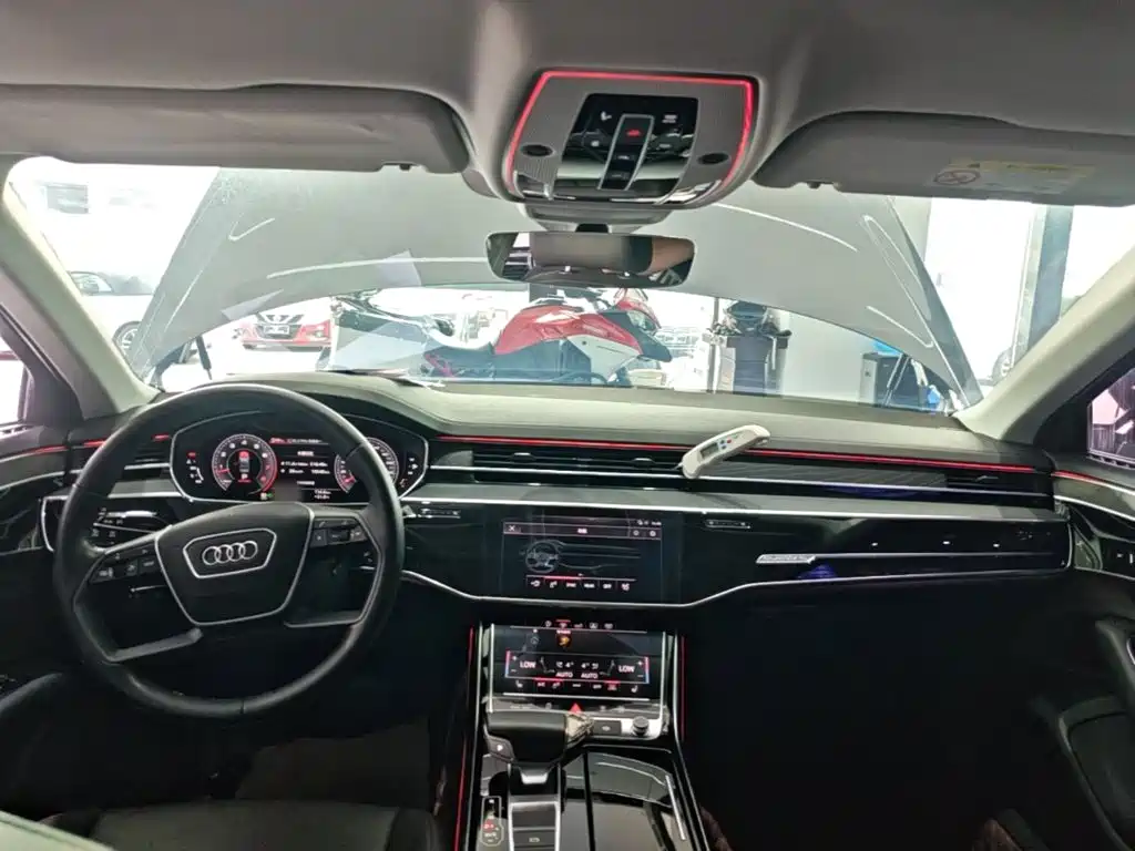 Audi A8 2019 — фото 10