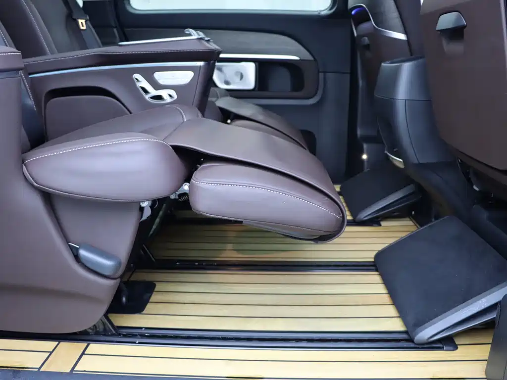 Mercedes-Benz V-Class 2025 — фото 14