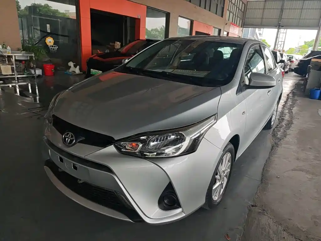 Toyota Yaris L 2017 — фото 2