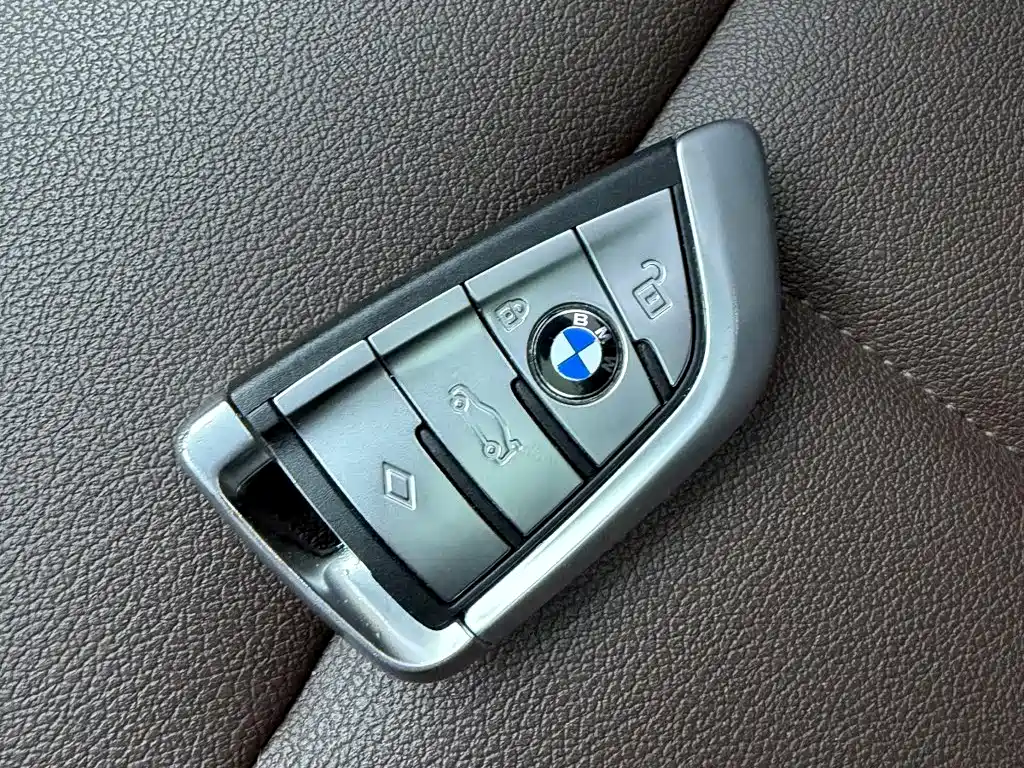BMW 5 Series 2019 — фото 9