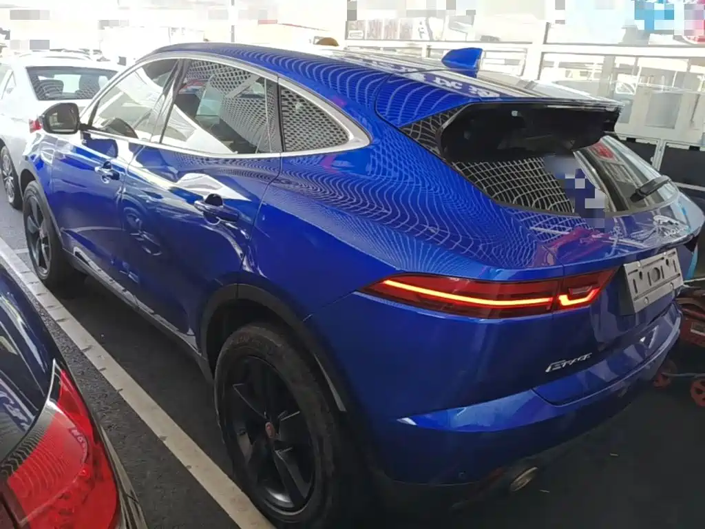 Jaguar E-PACE 2021 — фото 5