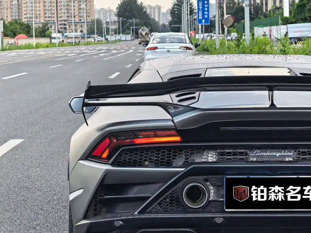 Lamborghini Huracán 2023
