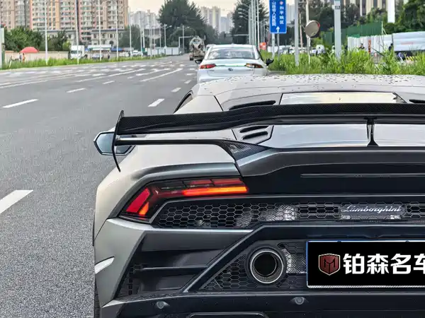 Lamborghini Huracan 2023