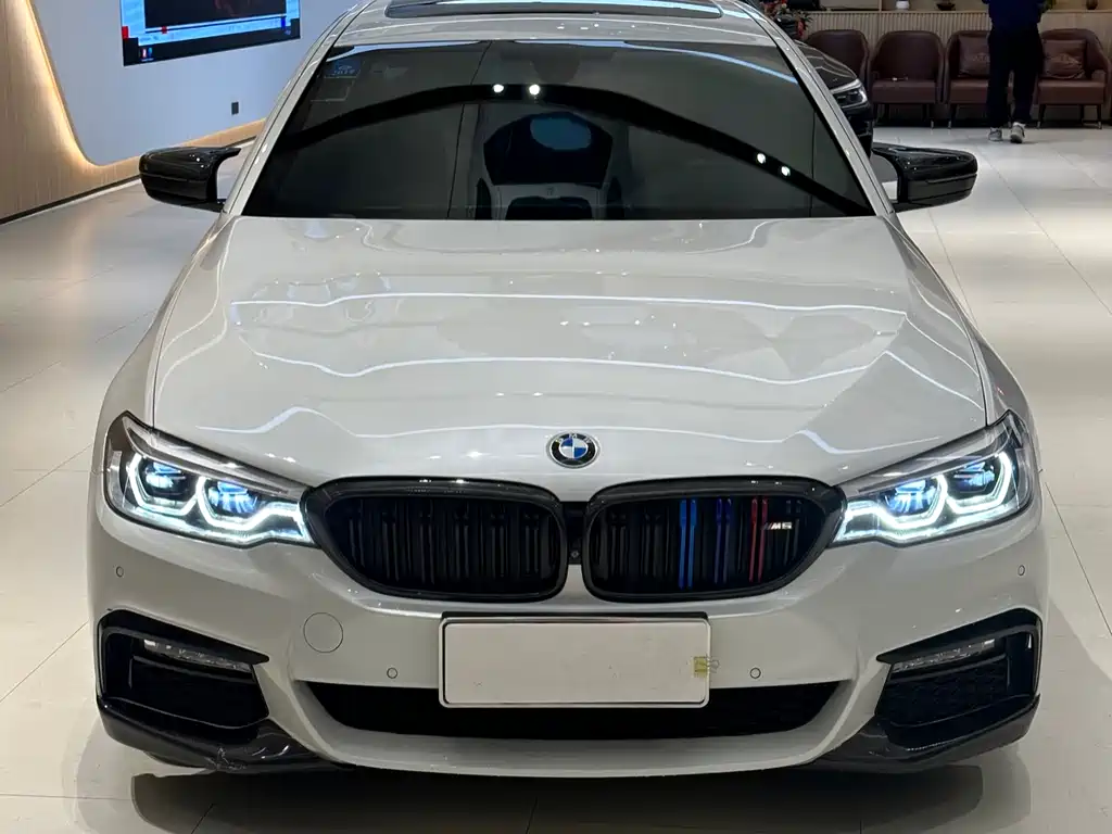 BMW 5 Series 2017 — фото 2