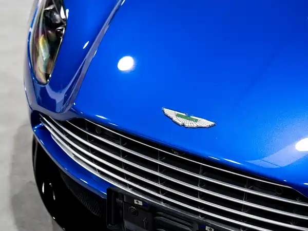 Aston Martin DB11 2019