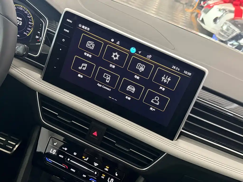 Volkswagen Tiguan L 2025 — фото 10