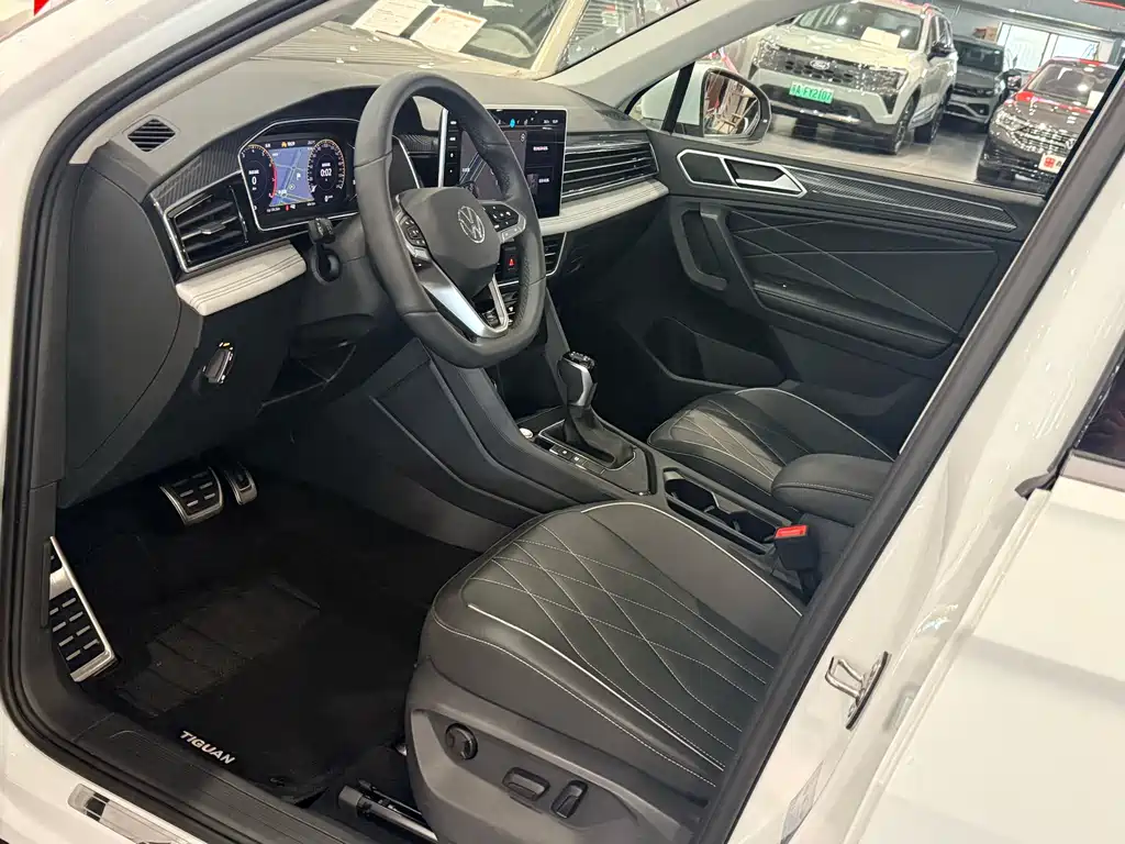 Volkswagen Tiguan L 2025 — фото 14
