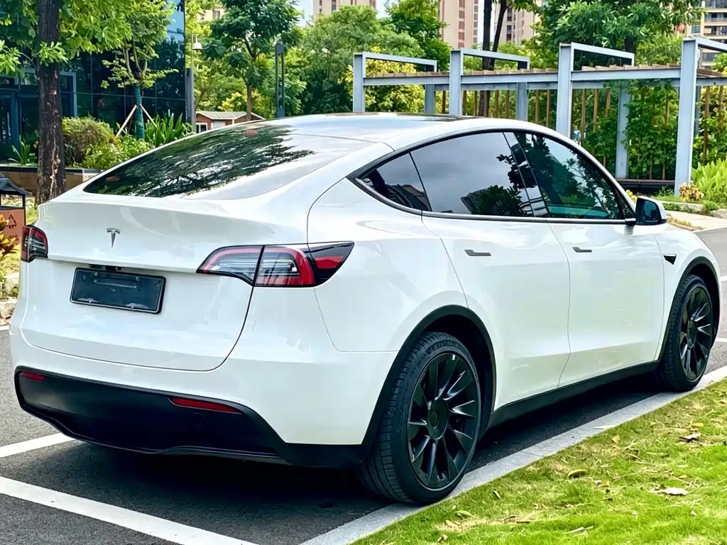 Tesla Model Y 2022 — фото 8