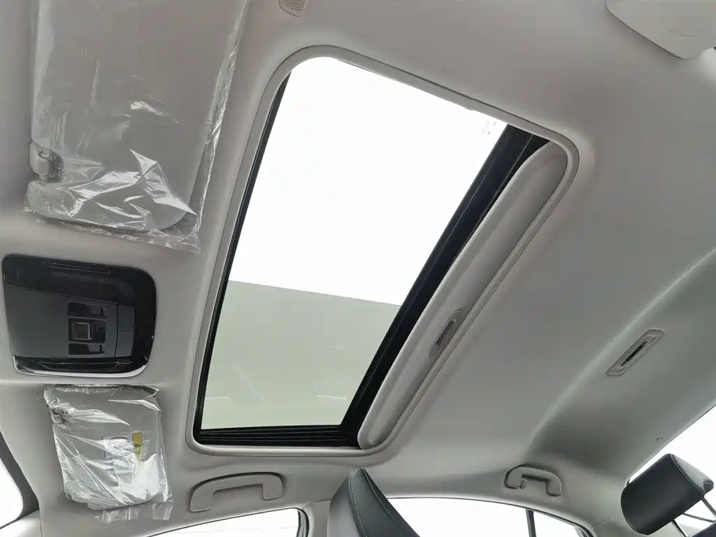 Toyota Camry 2025 — фото 14
