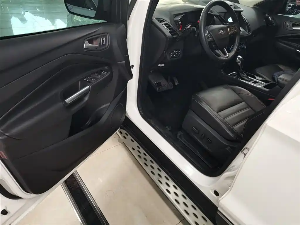 Ford Kuga 2018 — фото 16