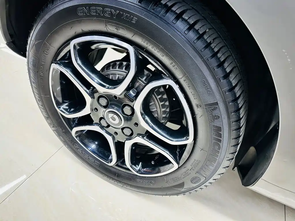 smart fortwo 2019 — фото 11