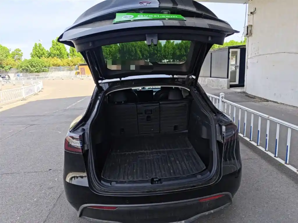 Tesla Model Y 2023 — фото 19