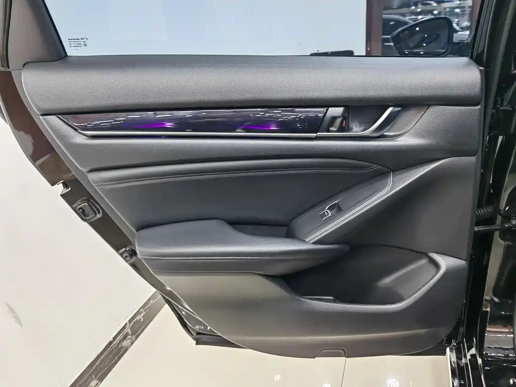 Honda Accord 2023 — фото 17