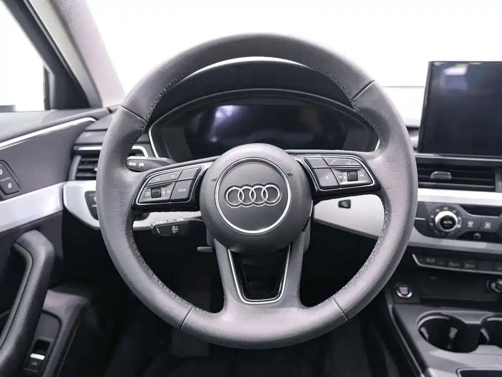 Audi A4L 2022 — фото 15