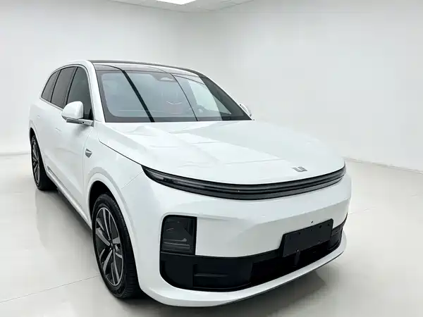 Li Auto L6 2025