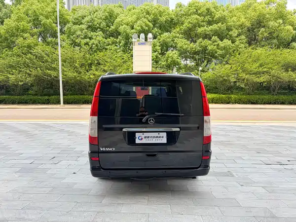 Mercedes-Benz Viano 2010